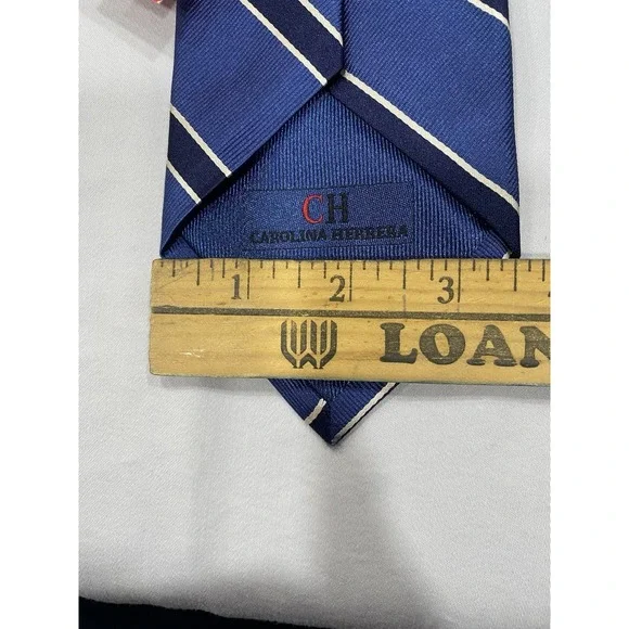 CH Carolina Herrera Navy Blue Silk Tie Italy Stripe $145 MSRP NWT 3.5" x 60"